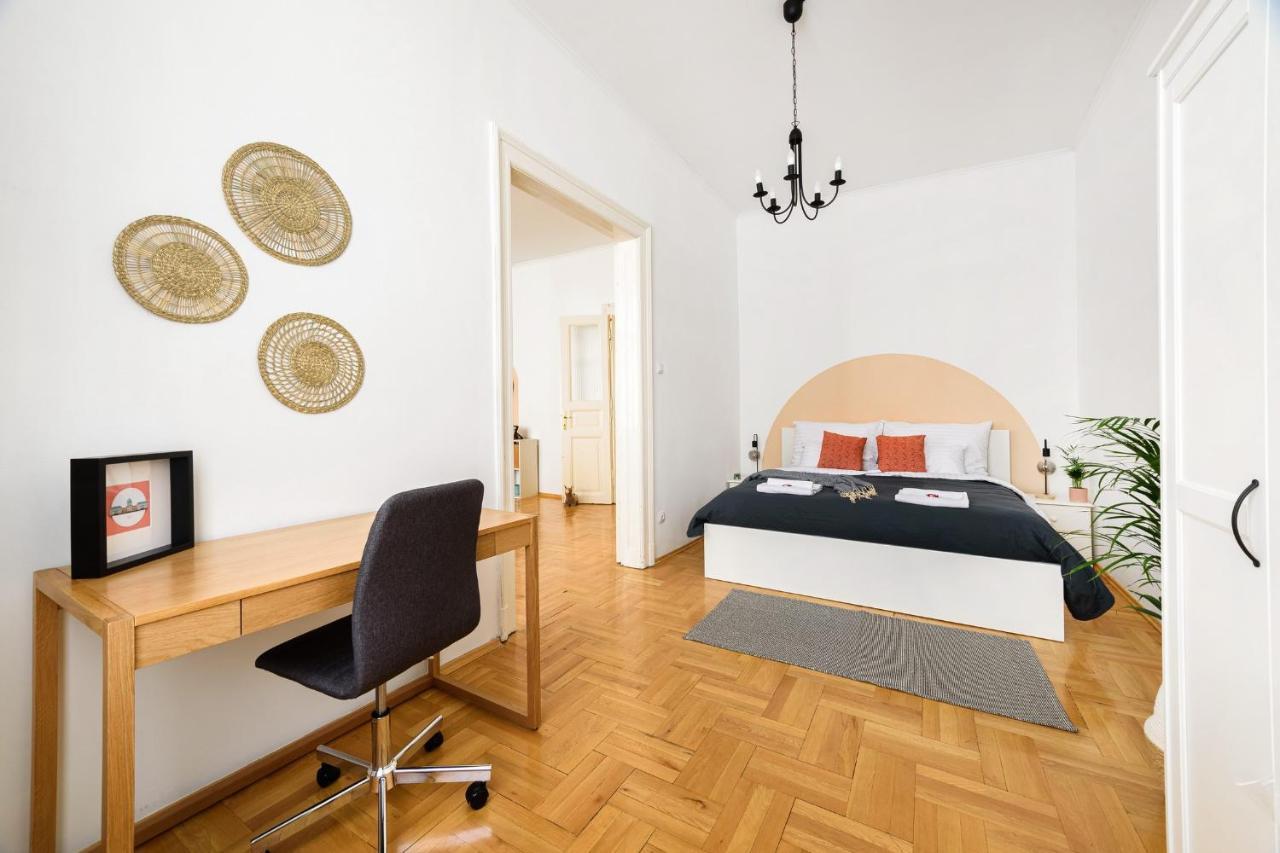 Spacious & Serene Downtown Home With Free Parking Budapest Exterior photo