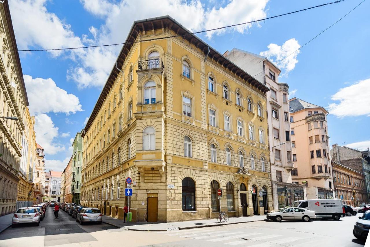 Spacious & Serene Downtown Home With Free Parking Budapest Exterior photo